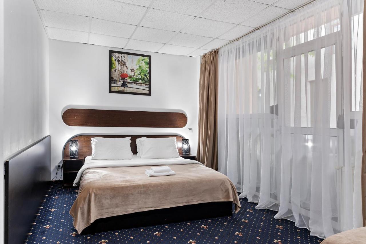 Hotel Charter Otopeni Zewnętrze zdjęcie